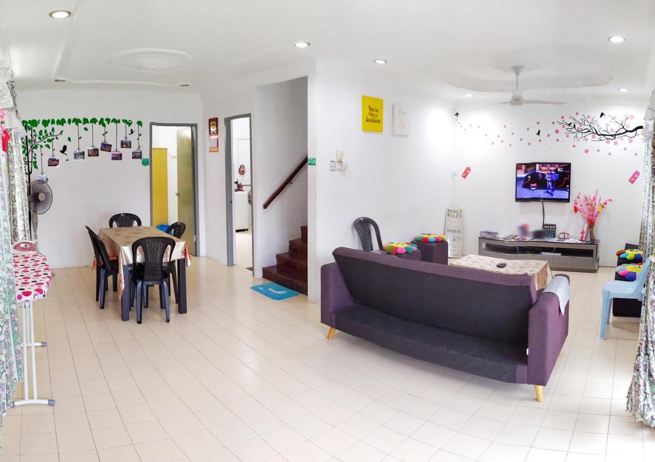 H Homestay Sibu - 500Mbps Wifi, Full Astro & Private Parking! Eksteriør bilde